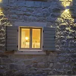 Viu2 Castle * Каштела